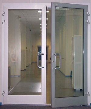 Распашные алюминиевые двери